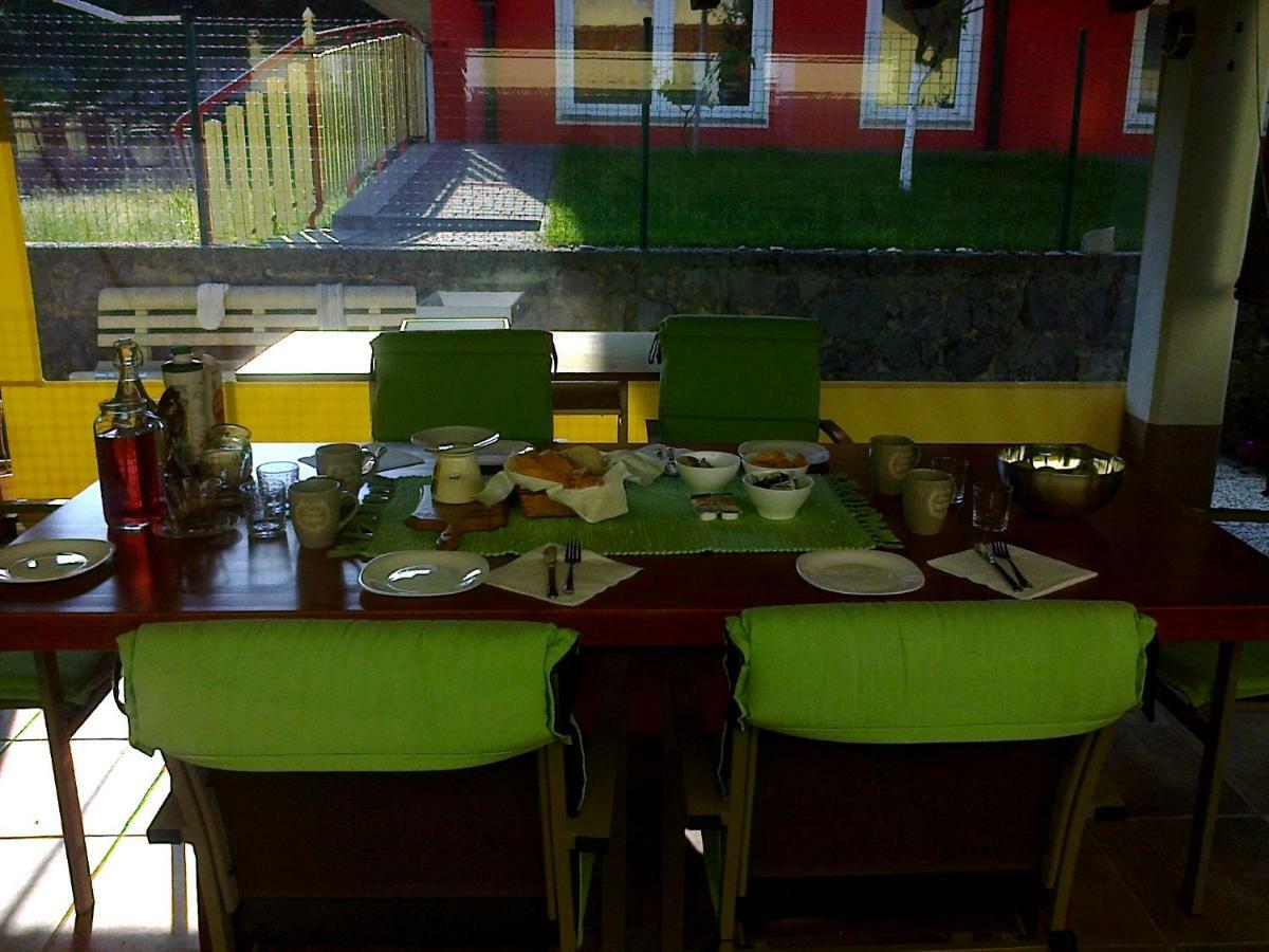 Yellow Dreamhouse Postumia Esterno foto
